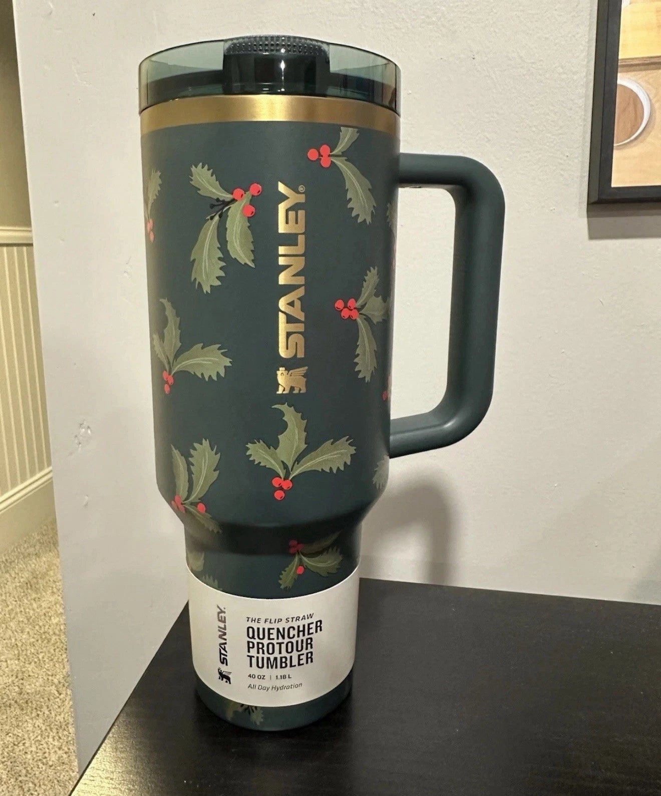 Stanley 40oz Holiday Botanical Christmas Holly Tumbler – New